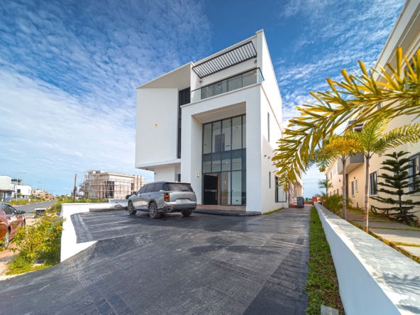 Ultra-Luxury 5-Bedroom Mansion in Ikoyi - Image 2