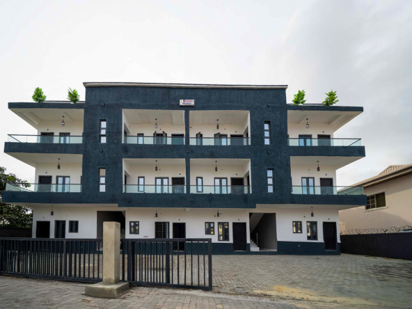 Modern 4-Bedroom Penthouse - Image 2